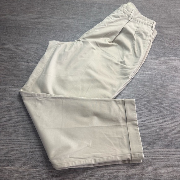 Tommy Hilfiger Men’s Classic Pants 36x29 (Fits 34x28) Beige Pleated Cuffed - Picture 2 of 7